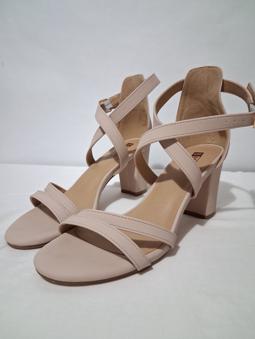 IDOFU Block Heel Strappy Sandals in Light Beige Womens Size 8
